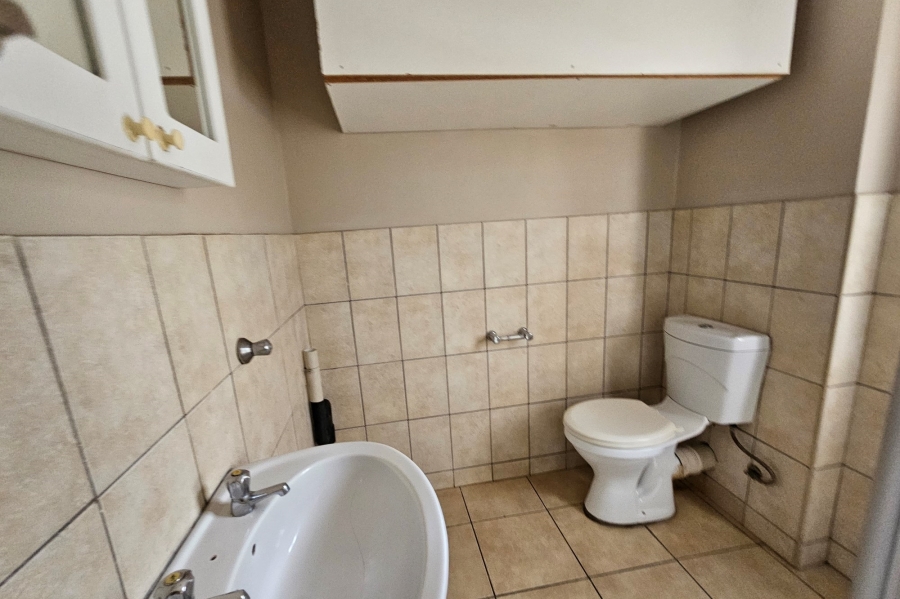 1 Bedroom Property for Sale in Geelhoutpark North West